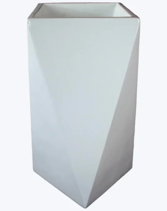 Maceta cuadrado triangular